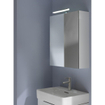 Laufen Base toiletkast 80x18.5x70cm met LED verlichting 2x 2-zijdige spiegeldeur links 2 glazen legplanken en stopcontact hout/glas wit glanzend SW157436