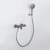 Fortifura Calvi Thermostatische badkraan met ronde handdouche, handdouchehouder en gladde doucheslang Geborsteld Gunmetal PVD SW811976