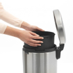 Brabantia NewIcon Pedaalemmer - 12 liter - kunststof binnenemmer - matt Steel SW767505