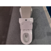 Nemo Go Gustav PACK staand toilet H uitgang 18 cm reservoir met Geberit spoelmechanisme porselein wit met dunne softclose en takeoff zitting SW288583