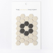 SAMPLE The Mosaic Factory London mozaiëktegel 2,3x2,3x0,6cm hexagon onverglaasd porselein vloertegel voor binnen en buiten vorstbestendig 4 bloemen p vel wit met zwart SW862077