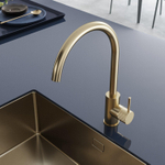 Hotbath Cobber X keukenmengkraan met draaibare uitloop geborsteld messing pvd SW440647