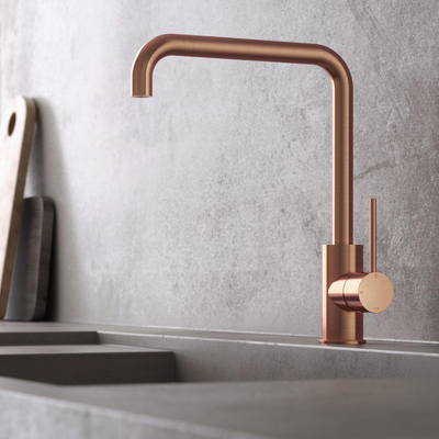 Hotbath Cobber Opbouw keukenmengkraan met draaibare L-uitloop geborsteld koper SHOWROOMMODEL