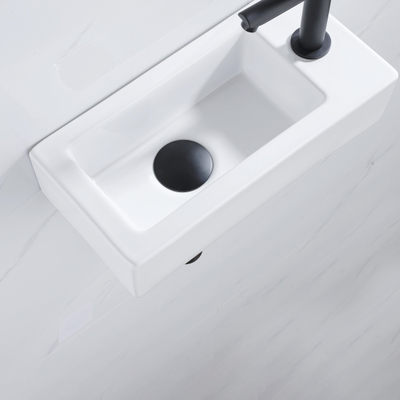 QeramiQ Fuente Fonteinset - 37.5x18.5x9cm - keramiek - kraangat rechts - fonteinkraan zwart mat - afvoerplug - verlaagd sifon - Glans wit