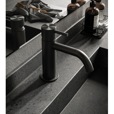 Hotbath Archie Wastafelmengkraan zonder waste BGP Geborsteld Gunmetal PVD