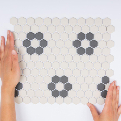 The Mosaic Factory London mozaïektegel - 26x30cm - wand en vloertegel - Zeshoek/Hexagon - Porselein White + Black Mat