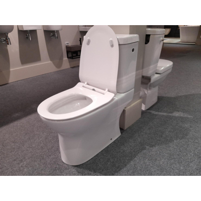 Nemo Go Gustav PACK staand toilet H uitgang 18 cm reservoir met Geberit spoelmechanisme porselein wit met dunne softclose en takeoff zitting