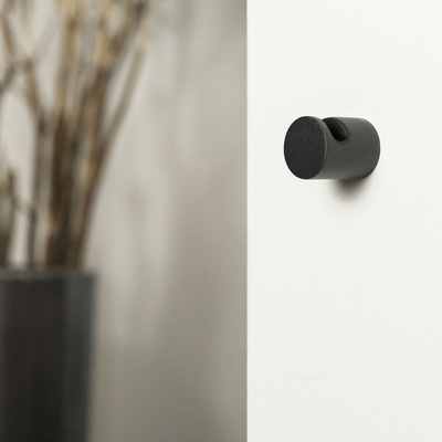 Tiger Bold Haak medium Zwart 2.9x2.9x3.5cm