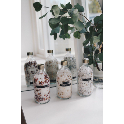 Wellmark Badzout helder glas messing dop 500ml Lavendel tekst ME TIME