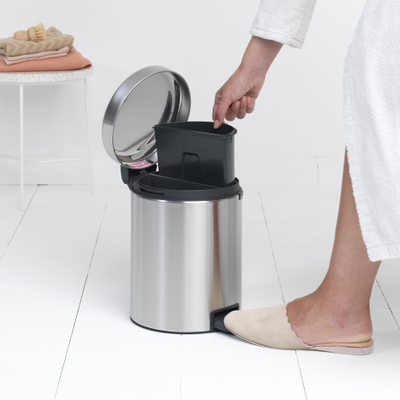 Brabantia NewIcon Pedaalemmer 2 X 2 Liter Met 2 Kunststof Binnenemmers Matt Steel