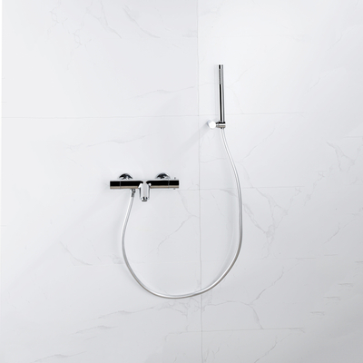 Fortifura Calvi Thermostatische badkraan met staafhanddouche, handdouchehouder en gladde doucheslang chroom