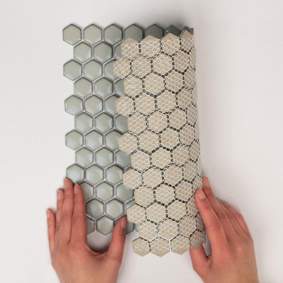 The Mosaic Factory Barcelona mozaïektegel - 26x30cm - wandtegel - Zeshoek/Hexagon - Porselein Soft Grey with Edge Glans