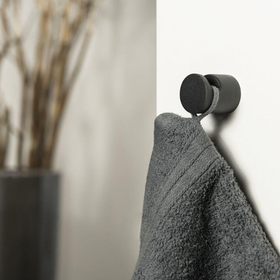 Tiger Bold Haak medium Zwart 2.9x2.9x3.5cm