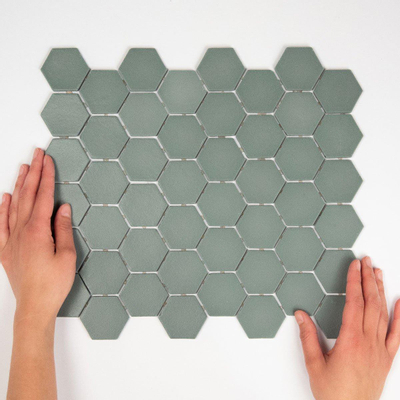 The Mosaic Factory Valencia mozaïektegel 4.3x4.9x0.5cm hexagon khaki mat voor wand en vloer en voor binnen en buiten vorstbestendig