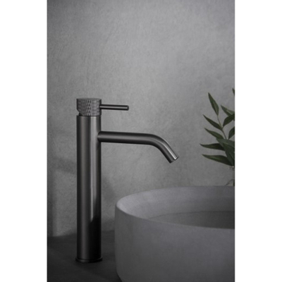 Wiesbaden Ribbd XL wastafelkraan hoog gunmetal