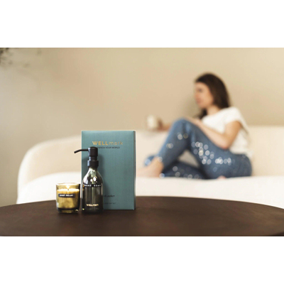 Wellmark Discover giftset - handzeep en geurkaars - dark amber - smokey zwart glas