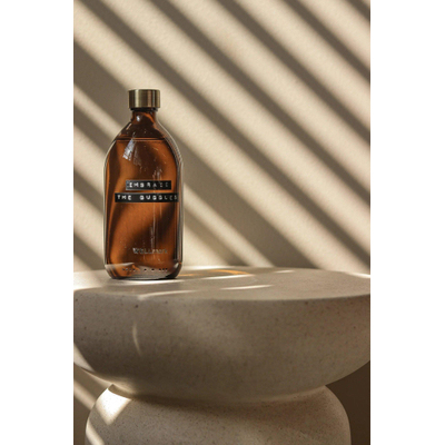 Wellmark Badzeep bruin glas messing dop fles 500ml tekst EMBRACE THE BUBBLES