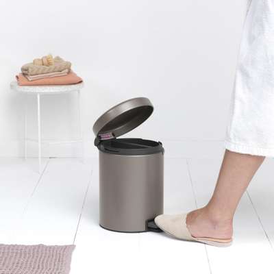 Brabantia NewIcon Pedaalemmer 2 X 2 Liter Met 2 Kunststof Binnenemmers Platinum