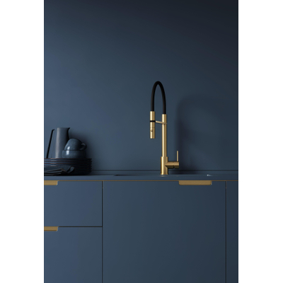 Hotbath Fellow Keukenmengkraan - draaibare uitloop - flexibele uitneembare handdouche - geborsteld messing PVD