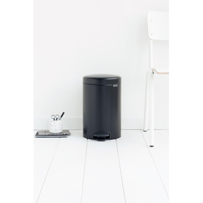 Brabantia NewIcon pedaalemmer 12 liter met kunststof binnenemmer Matt Black