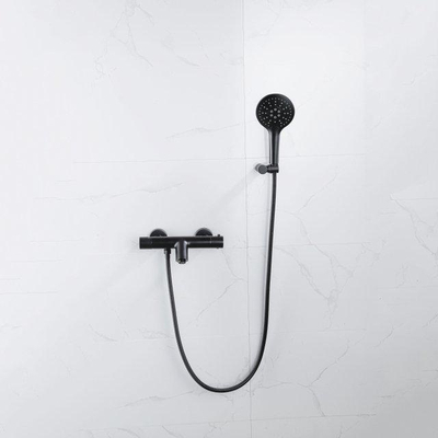 Fortifura Calvi Thermostatische badkraan met ronde handdouche, handdouchehouder en gladde doucheslang mat zwart