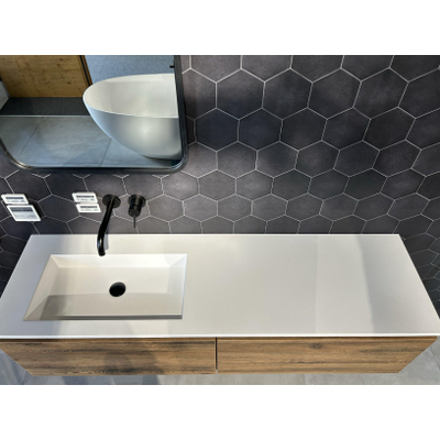 HR Thin wastafel links zonder kraangat 2x matrix onderkast 80cm greeploos raw oak SHOWROOMMODEL