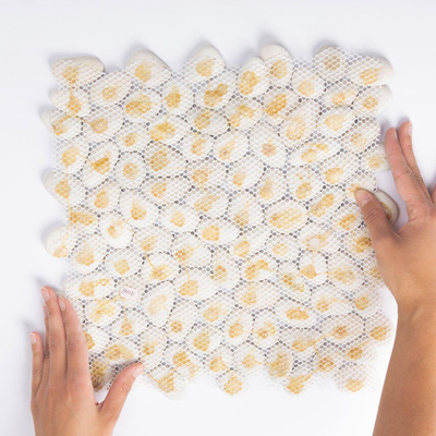 The Mosaic Factory Natural Stone mozaïektegel - 30.5x30cm - wand en vloertegel - Organisch - Rivier steen Tan Mat